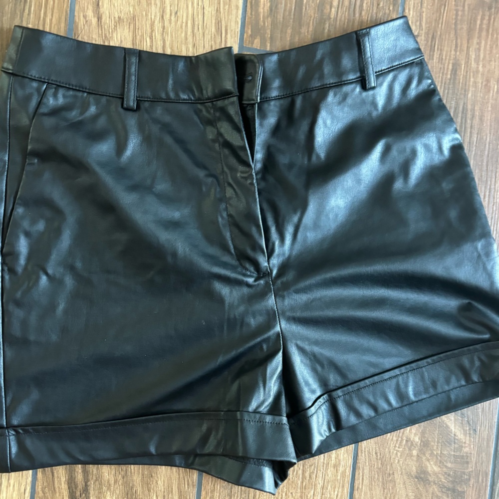 Express Pleather High Rise Mom Shortie Size 8